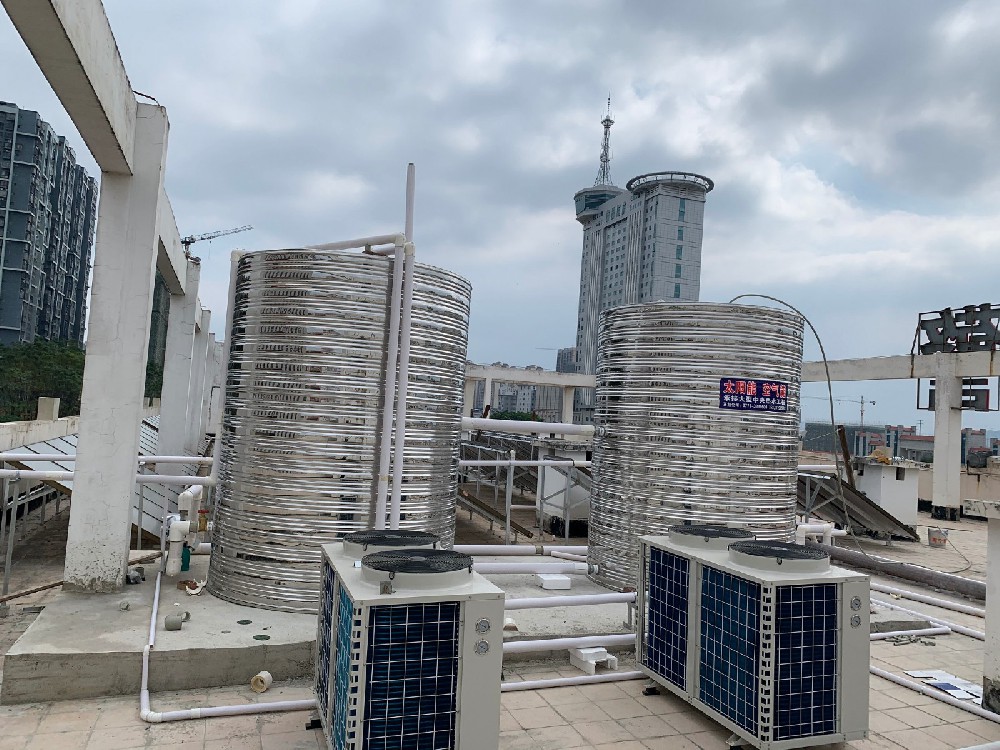 南寧警察學校太陽能熱水系統(tǒng)順利通過驗收